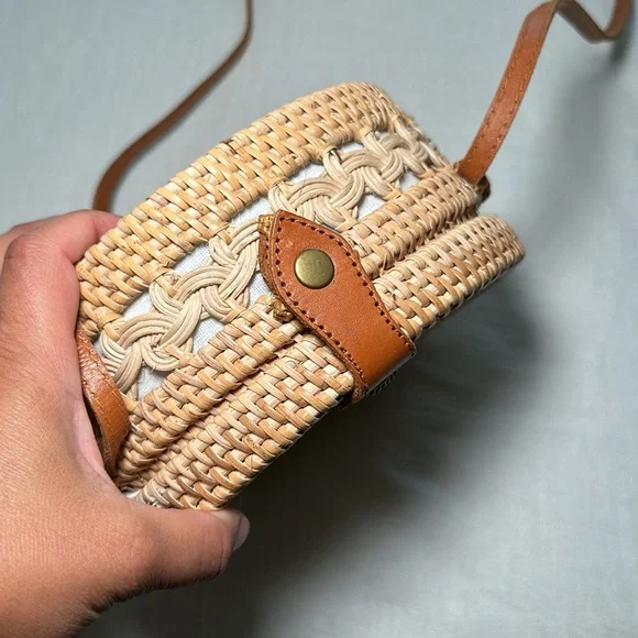 Summer Rattan Round Purse - Picture 3 of 5